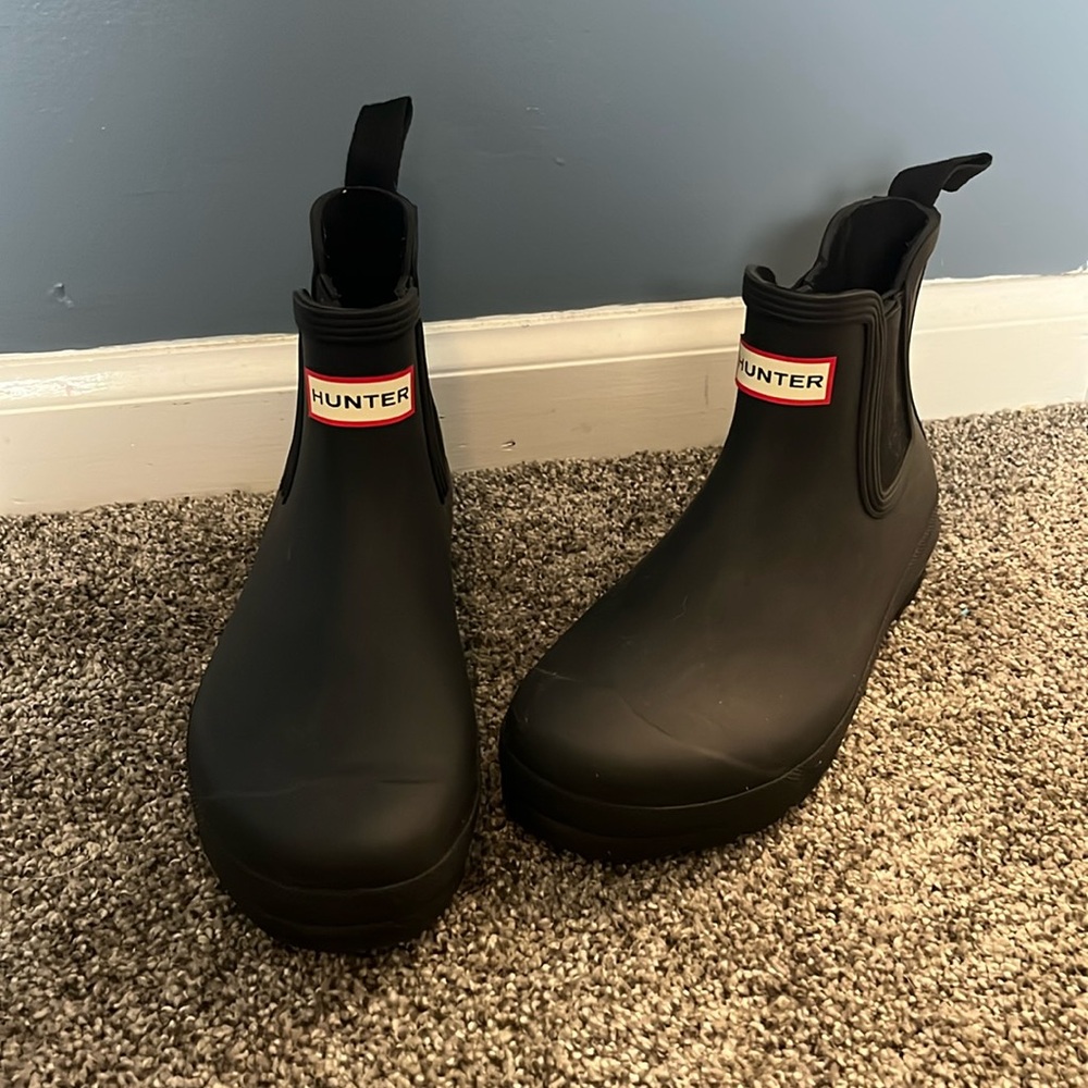Hunter Chelsea rain black boots size 8, like new